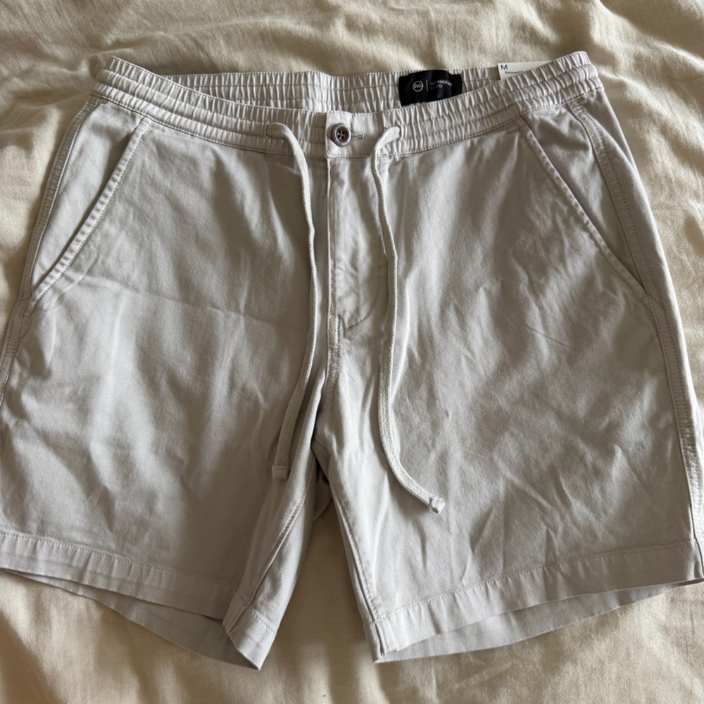 AG Adriano Goldschmied OLIVER Men's Flat Front Shorts in Light Gray
